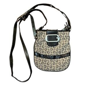 90’s/Y2K Guess Crossbody Bag